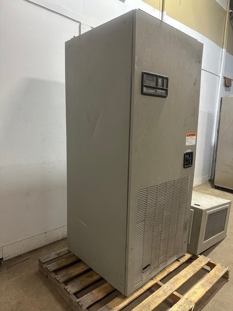 "LIEBERT CHALLENGER 3000" INDUSTRIAL WATER CHILLED AIR CONDITIONING UNIT, 460V - Second Life - Equipment - collection_name