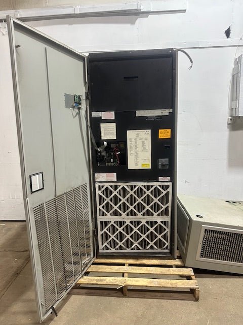 "LIEBERT CHALLENGER 3000" INDUSTRIAL WATER CHILLED AIR CONDITIONING UNIT, 460V - Second Life - Equipment - collection_name