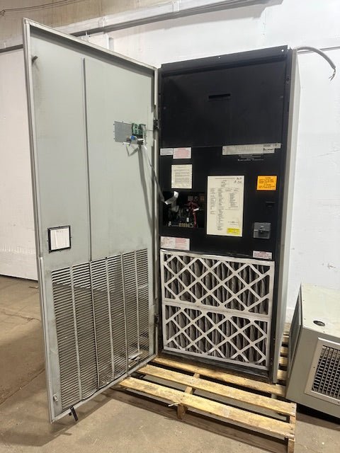 "LIEBERT CHALLENGER 3000" INDUSTRIAL WATER CHILLED AIR CONDITIONING UNIT, 460V - Second Life - Equipment - collection_name