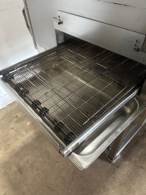 LINCOLN 1116 N GAS IMPINGER II EXPRESS FASTBAKE 18"W CONVEYOR 2 STACK PIZZA OVEN WITH STAND - Second Life - Equipment - collection_name