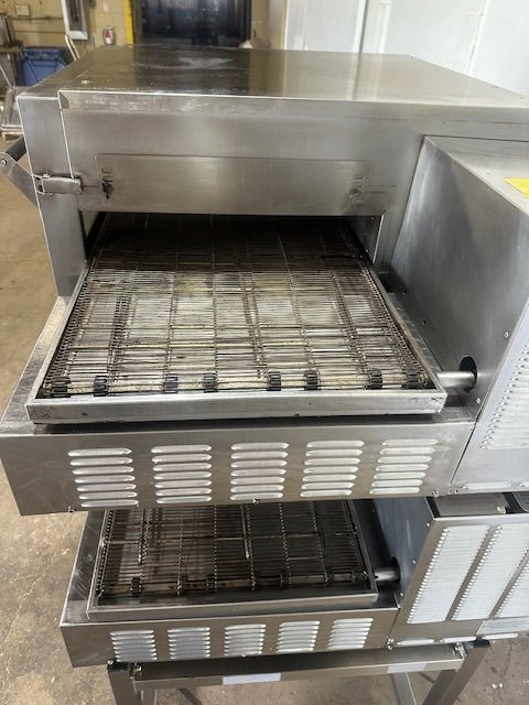 LINCOLN 1116 N GAS IMPINGER II EXPRESS FASTBAKE 18"W CONVEYOR 2 STACK PIZZA OVEN WITH STAND - Second Life - Equipment - collection_name