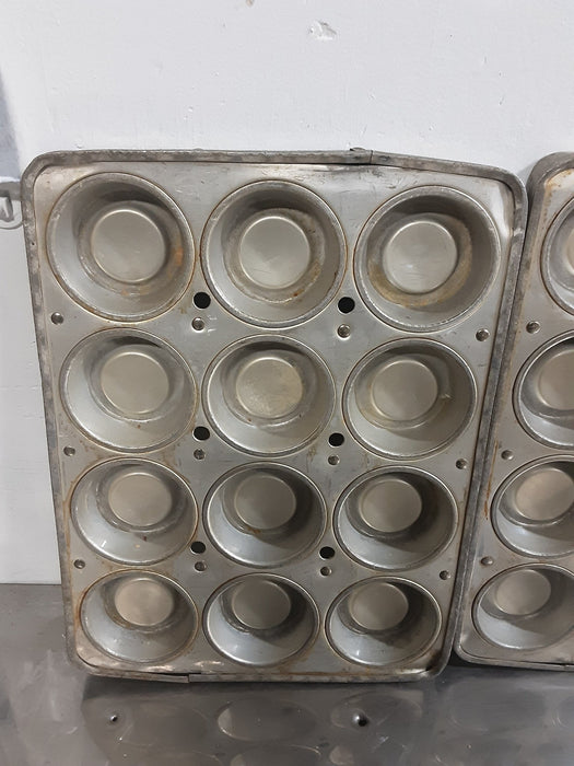 **LOF OF 3** ALUMINIUM LARGE MUFFIN CUPCAKE BAKING PANS - Second Life - Equipment - #collection_name#