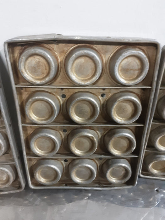 **LOF OF 3** ALUMINIUM LARGE MUFFIN CUPCAKE BAKING PANS - Second Life - Equipment - #collection_name#
