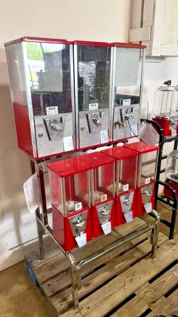 LOT OF 11, 7 x OAK and 4 x LYPC Gumball Candy Vending machine ON STAND WITH KEYS AND EXTRA PARTS. - Second Life - Equipment - collection_name