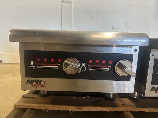 *LOT OF 2* "APW WYOTT IHP - 2" 208/240V 3PH COUNTERTOP HOT PLATE INDUCTION COOKER - Second Life - Equipment - collection_name