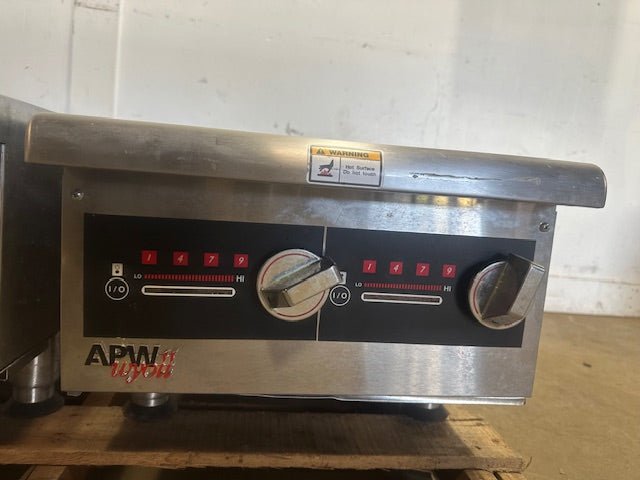 *LOT OF 2* "APW WYOTT IHP - 2" 208/240V 3PH COUNTERTOP HOT PLATE INDUCTION COOKER - Second Life - Equipment - collection_name