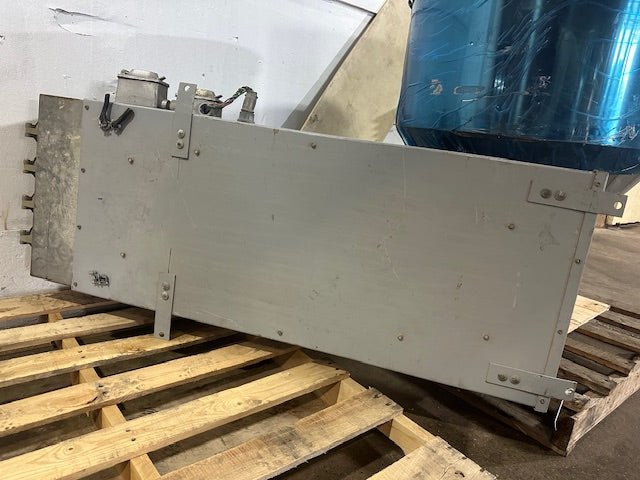 LOT OF 2 CUTLER HAMMER WESTINGHOUSE POW - R - LINE C PRL1 PANELBOARD - Second Life - Equipment - collection_name