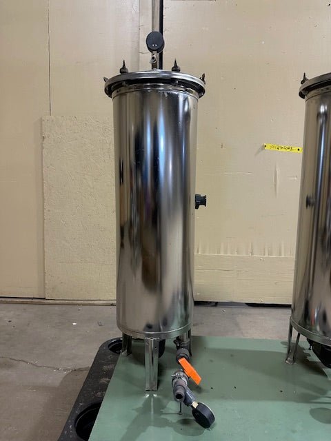 **LOT OF 2** EBBCO HURRICANE VESSELS ON BUILT PLATFORM PACKAGE FILTRATION SYSTEM - Bargains R Ours - #collection_name#