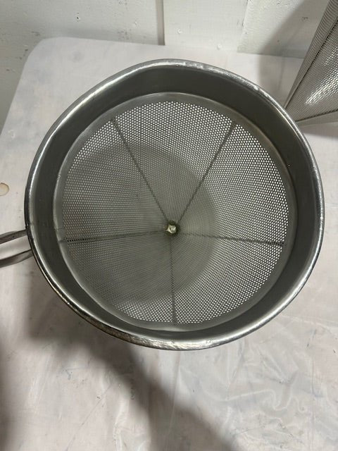 *LOT OF 2* VOLLRATH 18 - 8 STAINLESS STEEL HANDHELD STRAINERS with HANDLES - Second Life - Equipment - collection_name