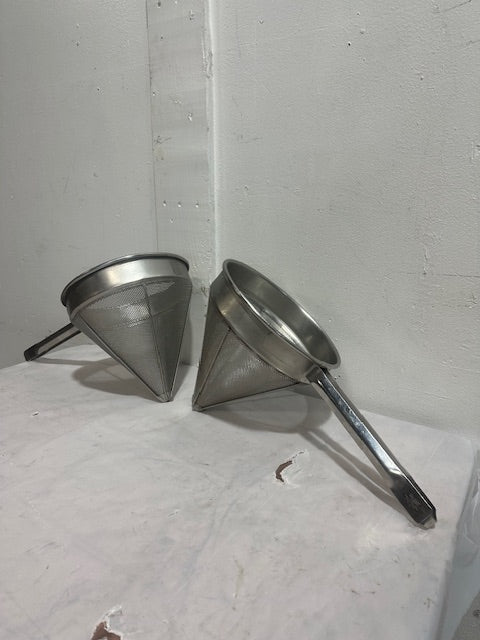 *LOT OF 2* VOLLRATH 18 - 8 STAINLESS STEEL HANDHELD STRAINERS with HANDLES - Second Life - Equipment - collection_name