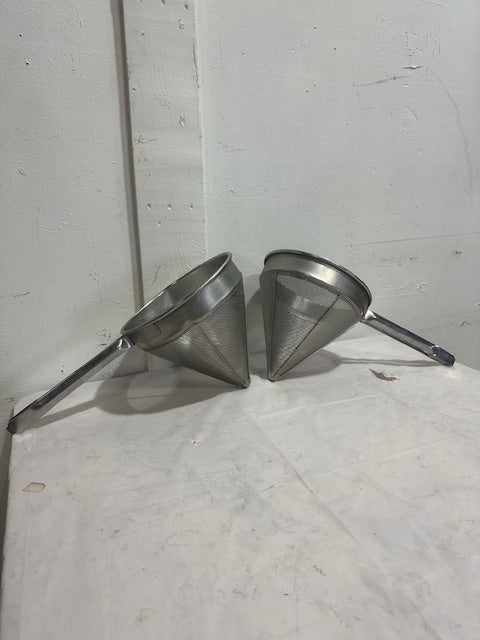 *LOT OF 2* VOLLRATH 18 - 8 STAINLESS STEEL HANDHELD STRAINERS with HANDLES - Second Life - Equipment - collection_name