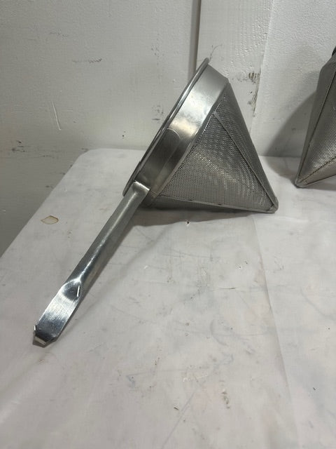 *LOT OF 2* VOLLRATH 18 - 8 STAINLESS STEEL HANDHELD STRAINERS with HANDLES - Second Life - Equipment - collection_name