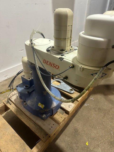 **LOT OF 2**"DENSO HM - 4A854M" H.D INDUSTRIAL ROBOT&nbsp; ARM - Second Life - Equipment - collection_name