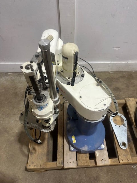 **LOT OF 2**"DENSO HM - 4A854M" H.D INDUSTRIAL ROBOT&nbsp; ARM - Second Life - Equipment - collection_name