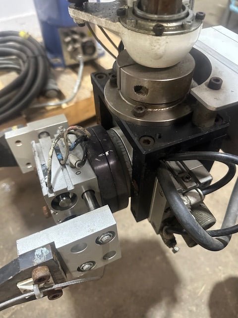 **LOT OF 2**"DENSO HM - 4A854M" H.D INDUSTRIAL ROBOT&nbsp; ARM - Second Life - Equipment - collection_name