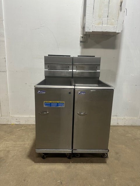 LOT OF 2*PITCO MODEL 35C+ 40D N GAS COMMERCIAL DEEP FRYER ON CASTER 35 40LBS - Second Life - Equipment - collection_name