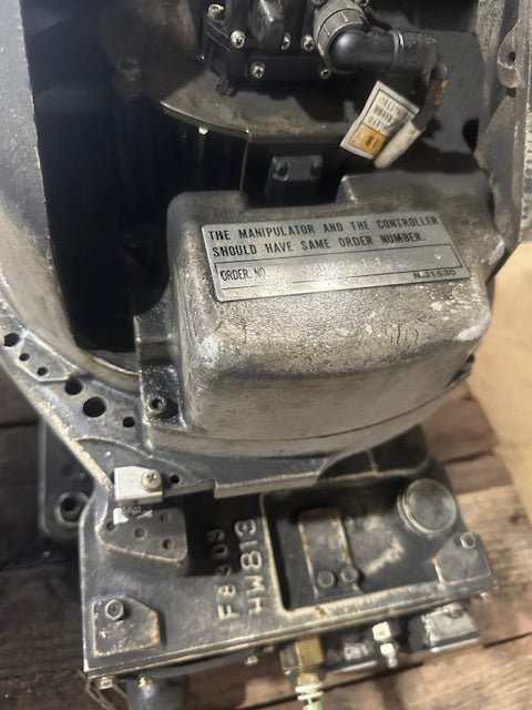 ***LOT OF 2***"YASKAWA MOTOMAN"SSF 2000 YR - SSF6 - A00 H.D INDUSTRIAL ROBOTIC ARM (MASS 130KG) - Second Life - Equipment - collection_name