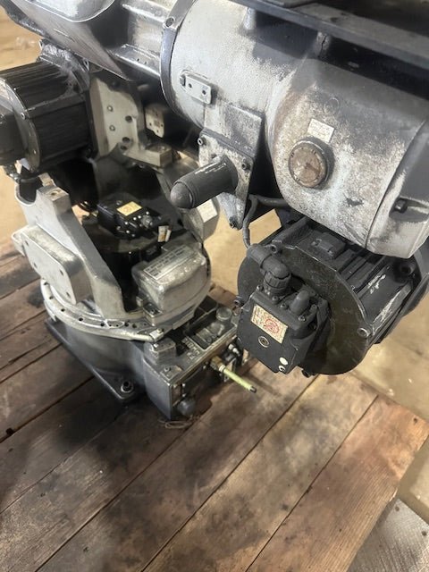 ***LOT OF 2***"YASKAWA MOTOMAN"SSF 2000 YR - SSF6 - A00 H.D INDUSTRIAL ROBOTIC ARM (MASS 130KG) - Second Life - Equipment - collection_name