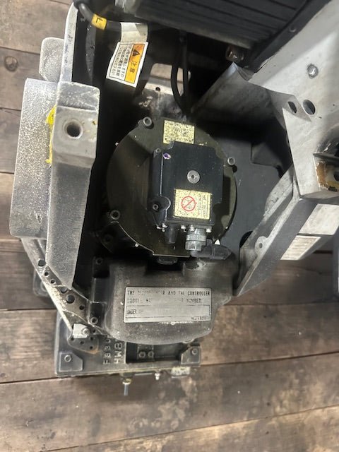 ***LOT OF 2***"YASKAWA MOTOMAN"SSF 2000 YR - SSF6 - A00 H.D INDUSTRIAL ROBOTIC ARM (MASS 130KG) - Second Life - Equipment - collection_name