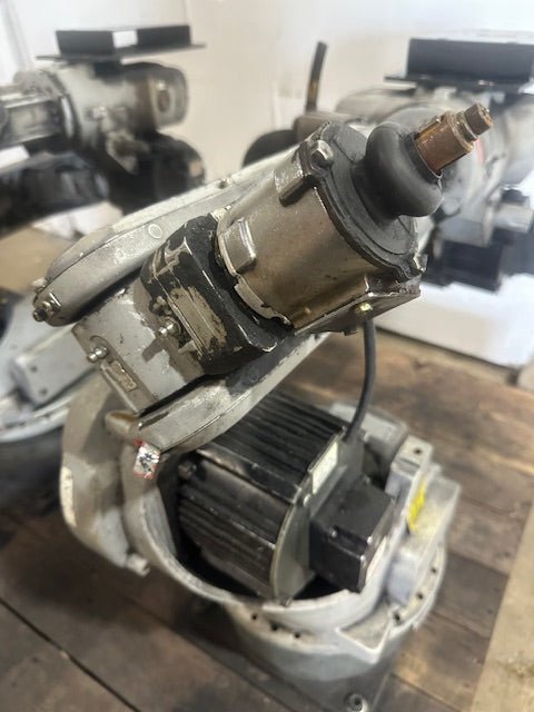 ***LOT OF 2***"YASKAWA MOTOMAN"SSF 2000 YR - SSF6 - A00 H.D INDUSTRIAL ROBOTIC ARM (MASS 130KG) - Second Life - Equipment - collection_name