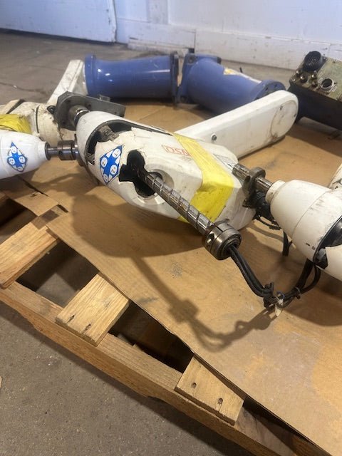 LOT OF 3 DENSO HS - 45552M INDUSTRIAL ROBOT ARM, 5KG/11 LB; 550MM/21.6IN, 4 - AXIS - Second Life - Equipment - collection_name