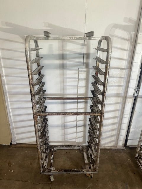 LOT OF 4 COMMERCIAL CERAMICS WHEEL BAKING SHEETS PAN RACK 4" SPACE,15 TIER RACKS - Second Life - Equipment - collection_name