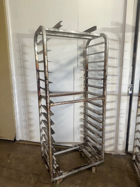 LOT OF 4 COMMERCIAL CERAMICS WHEEL BAKING SHEETS PAN RACK 4" SPACE,15 TIER RACKS - Second Life - Equipment - collection_name
