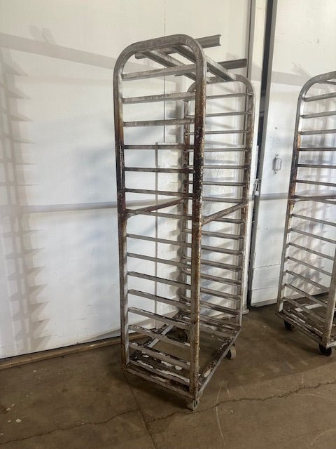LOT OF 4 COMMERCIAL CERAMICS WHEEL BAKING SHEETS PAN RACK 4" SPACE,15 TIER RACKS - Second Life - Equipment - collection_name