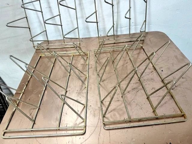 LOT OF 4 "HENNY PENNY OEM" CHICKEN ROTISSEIRE RACKS FOR SMART ROTISSEIRE OVEN - Second Life - Equipment - collection_name