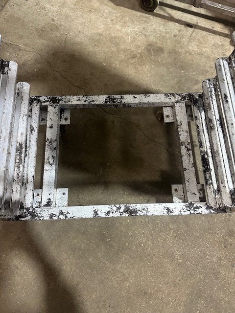LOT OF 4 OVEN BAKING SHEETS PAN RACKS 4" SPACE, 15 TIER RACKS, CERAMIC WHEEL - Second Life - Equipment - collection_name
