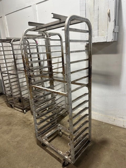 LOT OF 4 OVEN BAKING SHEETS PAN RACKS 4" SPACE, 15 TIER RACKS, CERAMIC WHEEL - Second Life - Equipment - collection_name