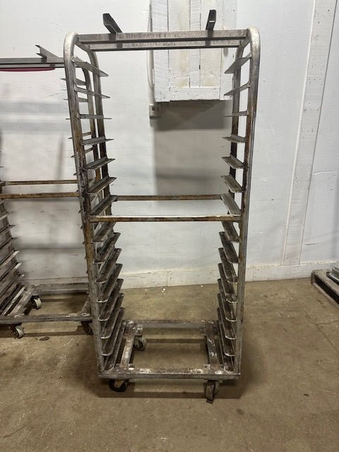 LOT OF 4 OVEN BAKING SHEETS PAN RACKS 4" SPACE, 15 TIER RACKS, CERAMIC WHEEL - Second Life - Equipment - collection_name