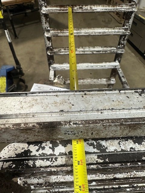 LOT OF 4 OVEN BAKING SHEETS PAN RACKS 4" SPACE, 15 TIER RACKS, CERAMIC WHEEL - Second Life - Equipment - collection_name