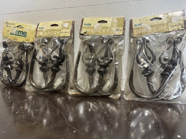 LOT OF 4 PAIRS BEME HF - TRSTLB 6" DRAPERY HOLDBACK CURTAIN HOOKS IN TRISTA BRONZE - Second Life - Equipment - collection_name