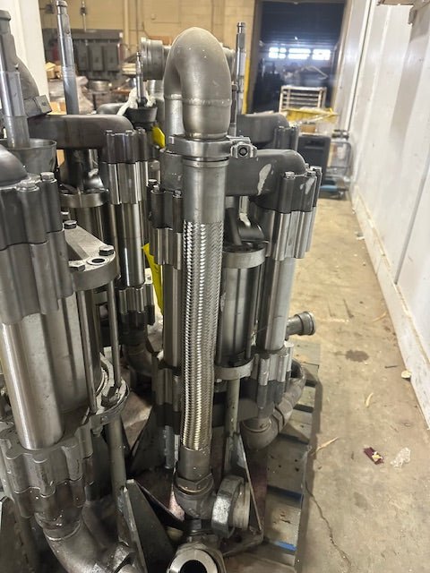 LOT OF 6 INDUSTRIAL GRACO 218 - 524 STAINLESS STEEL DISPLACEMENT PUMPS - Second Life - Equipment - collection_name