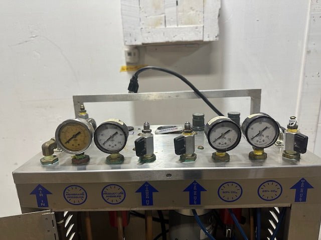 "MACMATIC 310BC" HIGH VOLUME NITROGEN GENERATOR W/BUILT IN GAS BLENDER,2639 hrs - Second Life - Equipment - collection_name