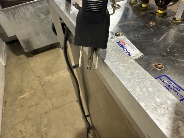 "MACMATIC 310BC" HIGH VOLUME NITROGEN GENERATOR W/BUILT IN GAS BLENDER,2639 hrs - Second Life - Equipment - collection_name