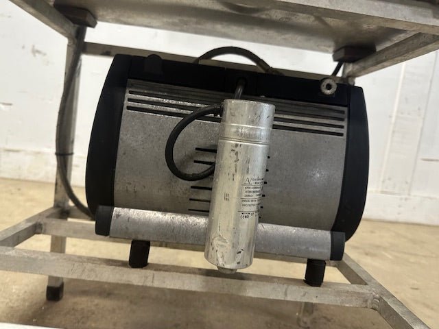 "MACMATIC 310BC" HIGH VOLUME NITROGEN GENERATOR W/BUILT IN GAS BLENDER,2639 hrs - Second Life - Equipment - collection_name