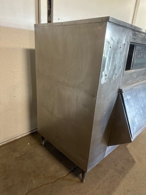 "MANITOWOC" H.D COMMERCIAL 53"H x 56"W x 39"D ICE BIN ON LEGS - Second Life - Equipment - collection_name