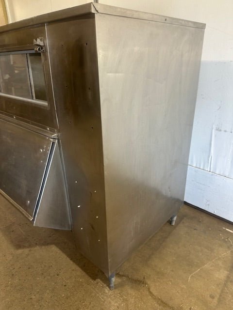 "MANITOWOC" H.D COMMERCIAL 53"H x 56"W x 39"D ICE BIN ON LEGS - Second Life - Equipment - collection_name