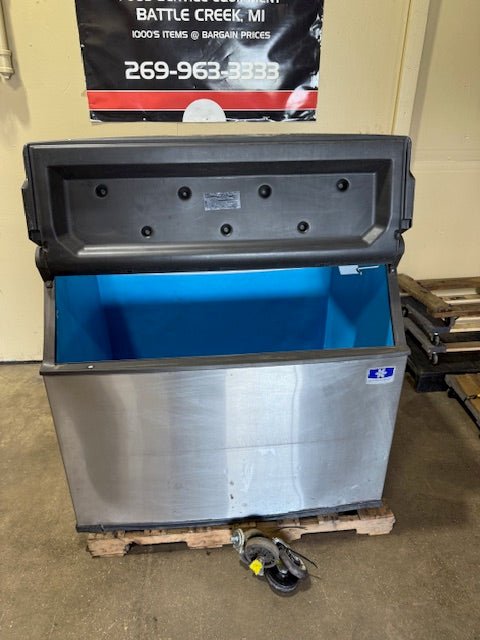 "MANITOWOC" LARGE ICE BIN ON CASTERS - Bargains R Ours - #collection_name#