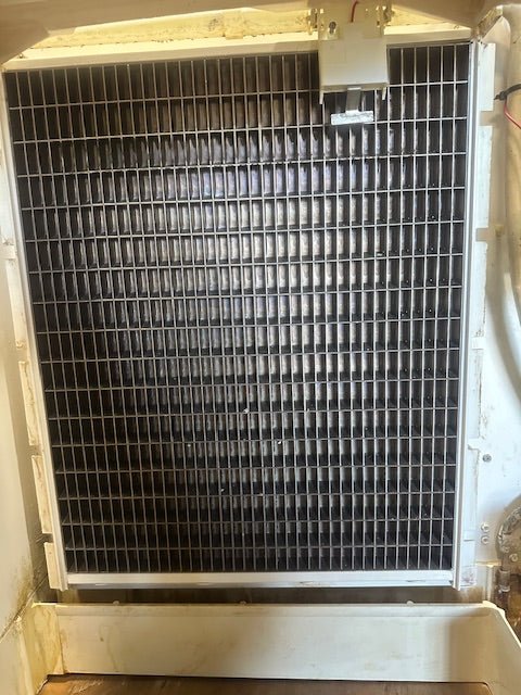 "MANITOWOC QY1005W" COMMERCIAL 208 - 230V 1PH WATER COOLED ICE MACHINE - Second Life - Equipment - collection_name
