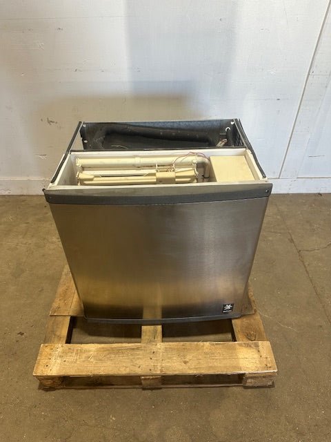 "MANITOWOC QY1005W" COMMERCIAL 208 - 230V 1PH WATER COOLED ICE MACHINE - Second Life - Equipment - collection_name
