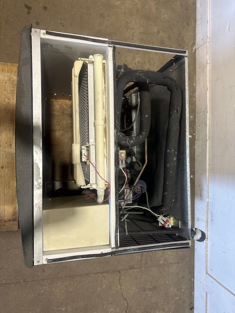 "MANITOWOC QY1005W" COMMERCIAL 208 - 230V 1PH WATER COOLED ICE MACHINE - Second Life - Equipment - collection_name