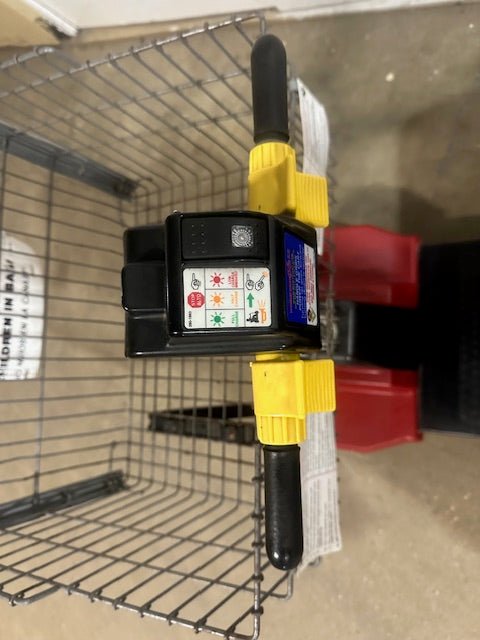 "MART CART 280 - 9563" HANDICAP/SHOPPING CART RECHARABLE 800LB MAX W/ *NEW BATTERY - Second Life - Equipment - collection_name