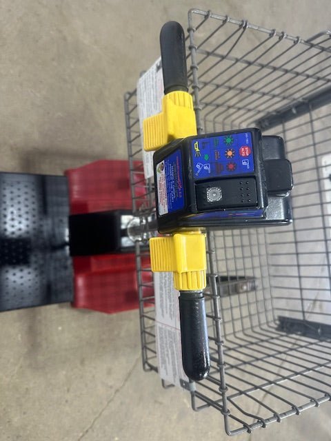 "MART CART MODEL 63"ELECTRIC HANDICAP/SHOPPING CART VOLTS DC:12.6 / AC:120/240 - Second Life - Equipment - collection_name