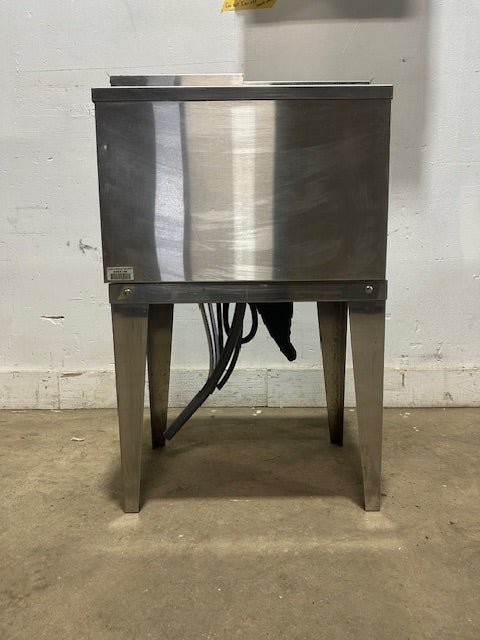 "McCANN 96 - 1100 - 8" 1522 FREESTANDING POST - MIX COLD PLATE/ICE BIN W/STAND, 60LBS - Second Life - Equipment - collection_name