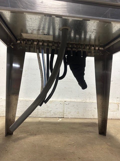 "McCANN 96 - 1100 - 8" 1522 FREESTANDING POST - MIX COLD PLATE/ICE BIN W/STAND, 60LBS - Second Life - Equipment - collection_name