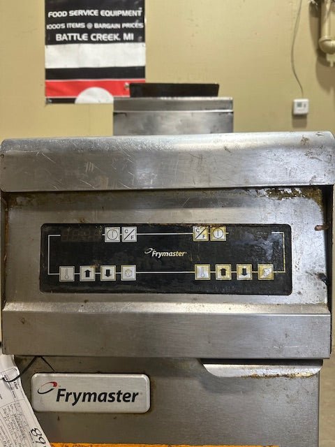 ***MECHANIC SPECIAL*** FRYMASTER HEAVY DUTY COMMERCIAL NATURAL GAS FRYER WITH DIGITAL READ OUT - UNCLEANED - Bargains R Ours - #collection_name#