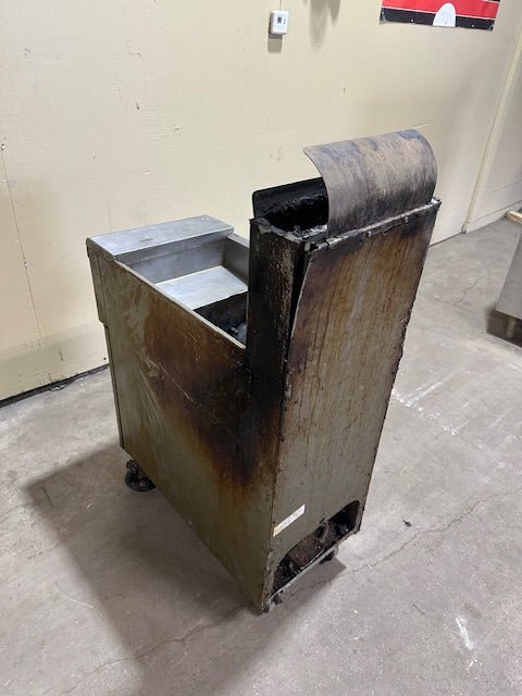 ***MECHANIC SPECIAL*** FRYMASTER HEAVY DUTY COMMERCIAL NATURAL GAS FRYER WITH DIGITAL READ OUT - UNCLEANED - Bargains R Ours - #collection_name#